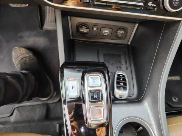 Car image 27