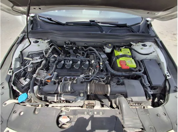 Car image 19