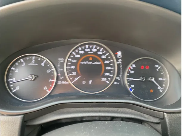 Car image 18