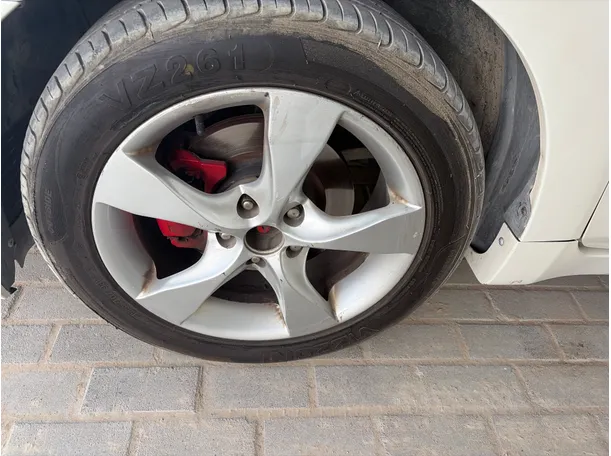 Car image 9