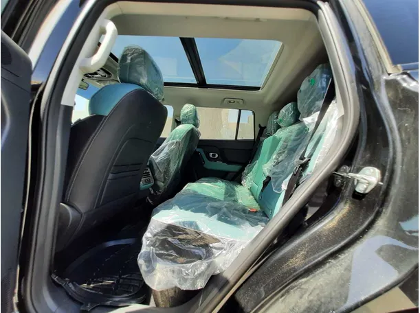 Car image 13