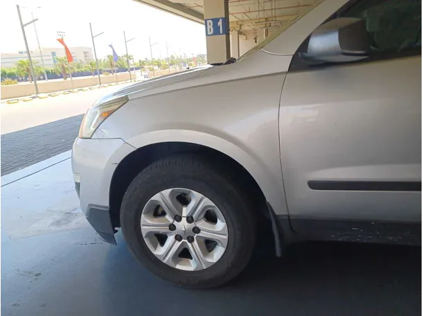 Car image 9