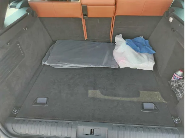 Car image 38