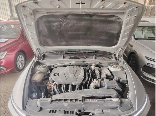 Car image 27