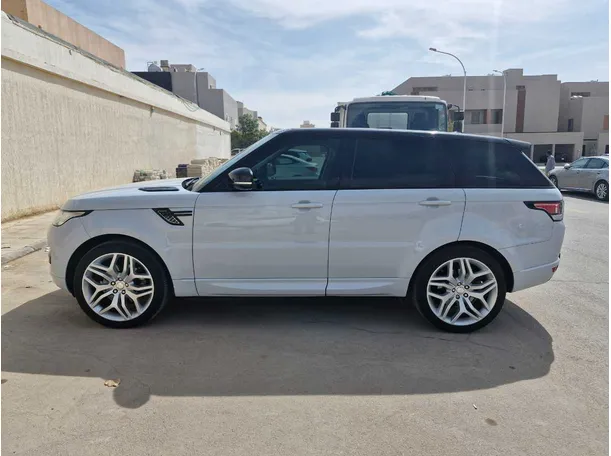Car image 8