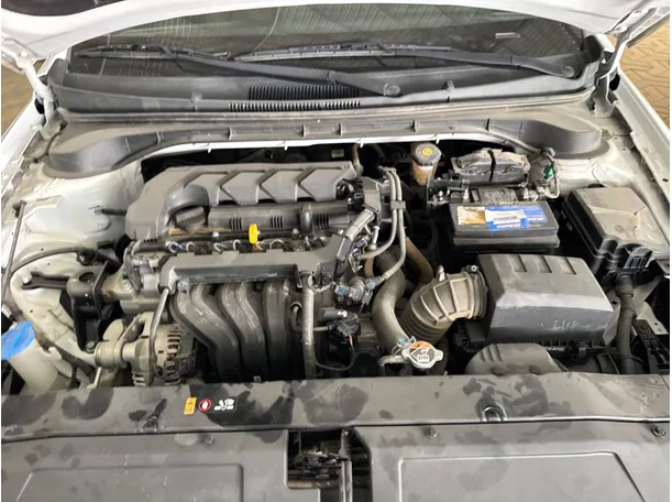 Car image 19