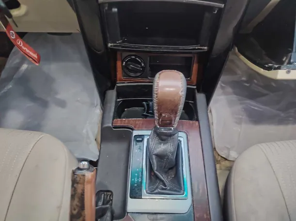 Car image 24