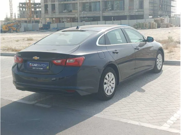 Car image 5