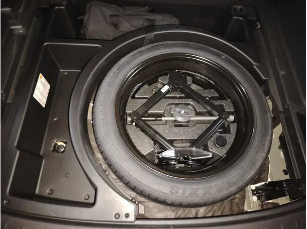 Car image 47