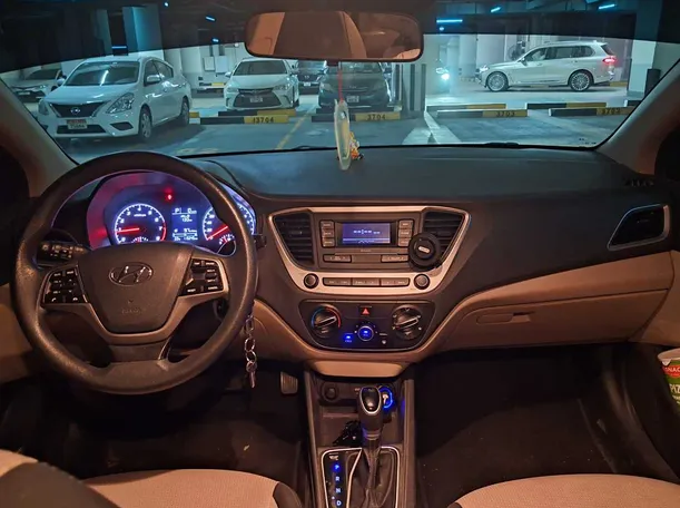 Car image 10