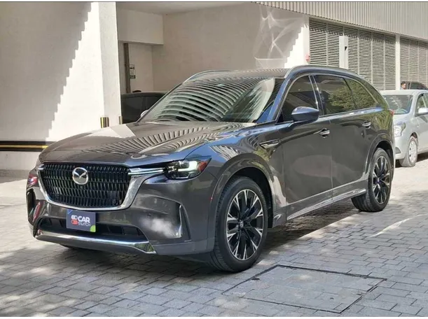 2024 مازدا CX-90 في دبي