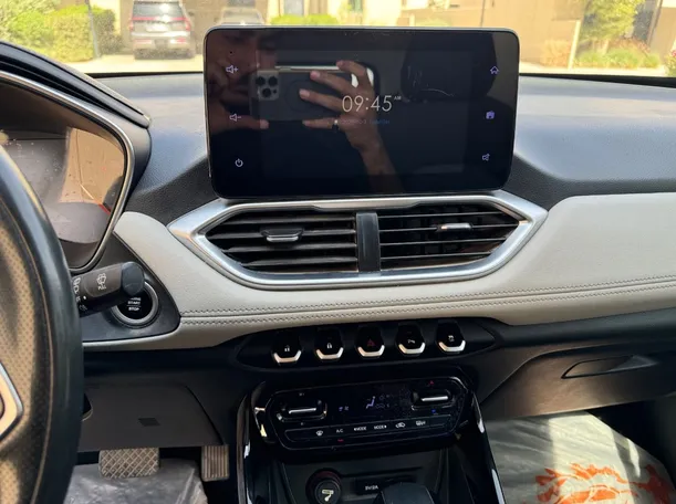 Car image 17