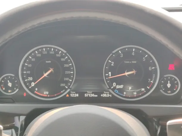 Car image 24