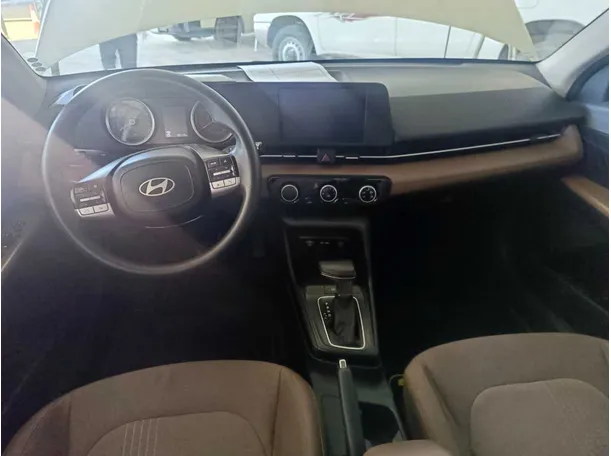Car image 19