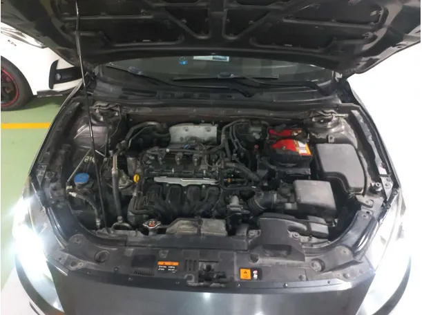 Car image 27