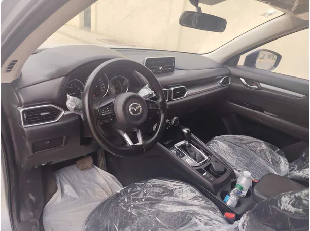 Car image 13