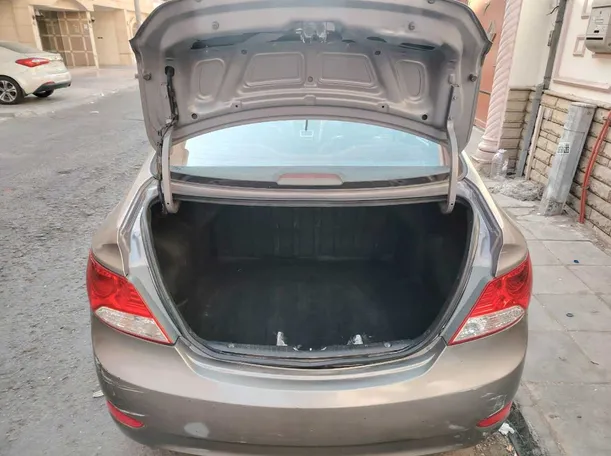 Car image 28