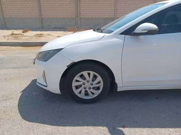 Car image 9