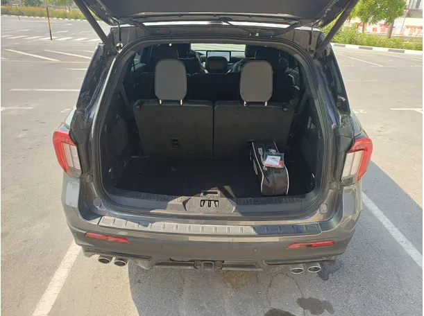 Car image 24