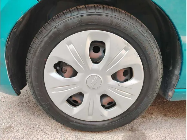 Car image 10