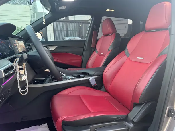 Car image 13
