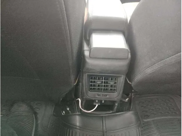 Car image 35