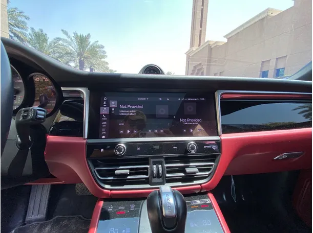 Car image 16