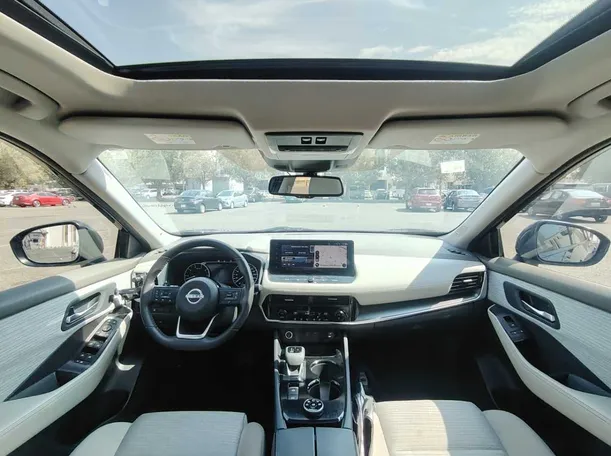 Car image 17