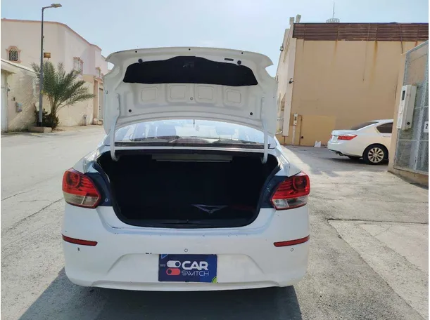 Car image 25