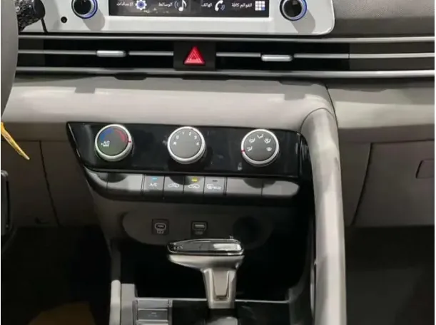 Car image 7