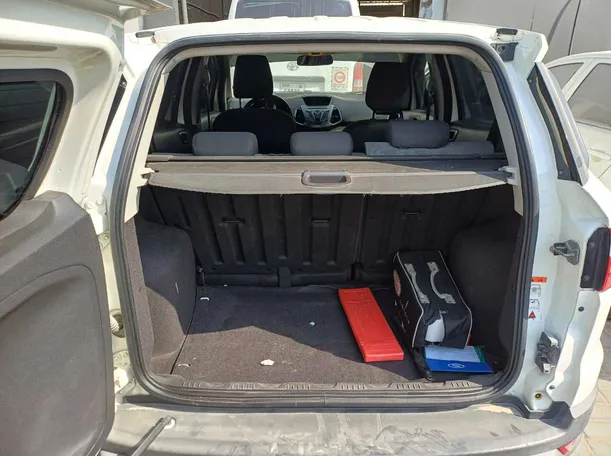 Car image 20