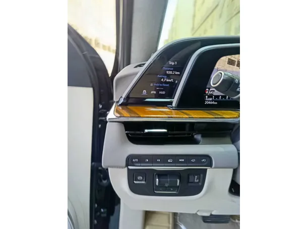 Car image 41