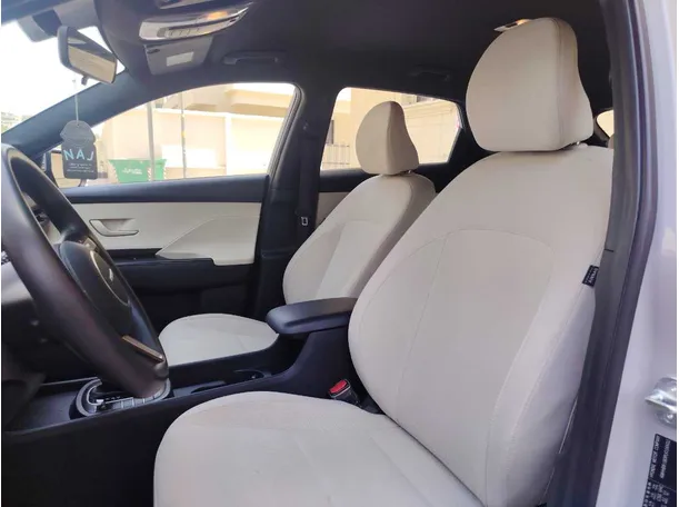 Car image 13