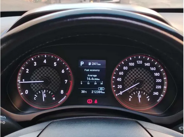 Car image 25