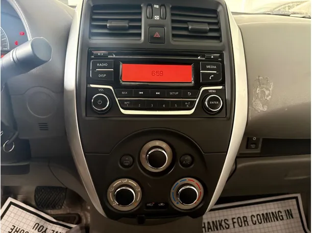 Car image 14
