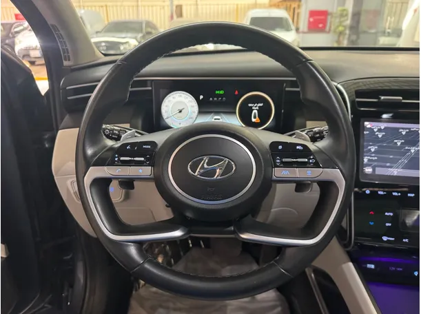 Car image 17