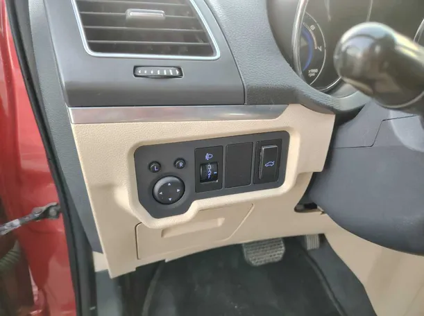 Car image 35