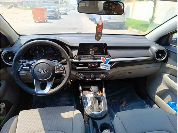 Car image 18