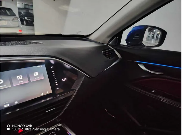 Car image 25