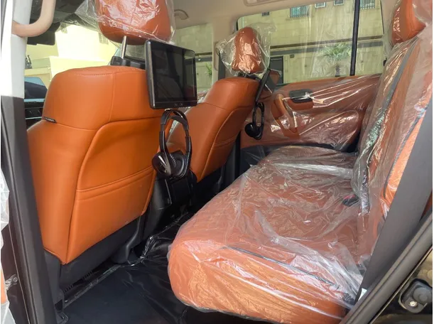 Car image 16