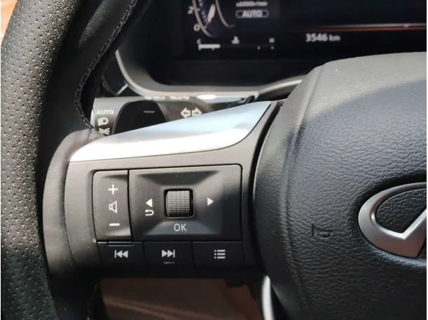 Car image 38
