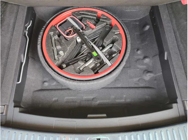 Car image 34