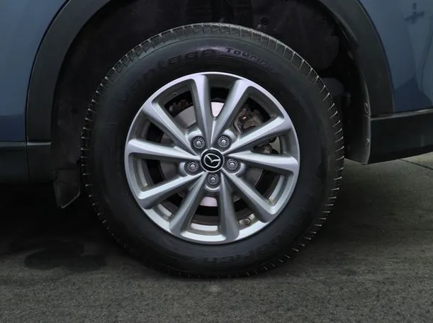 Car image 4
