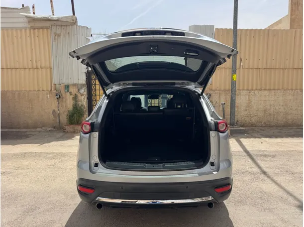 Car image 20