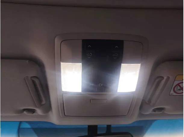 Car image 28