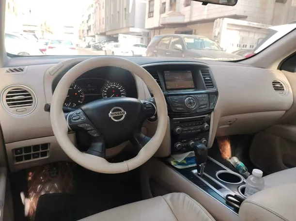 Car image 30