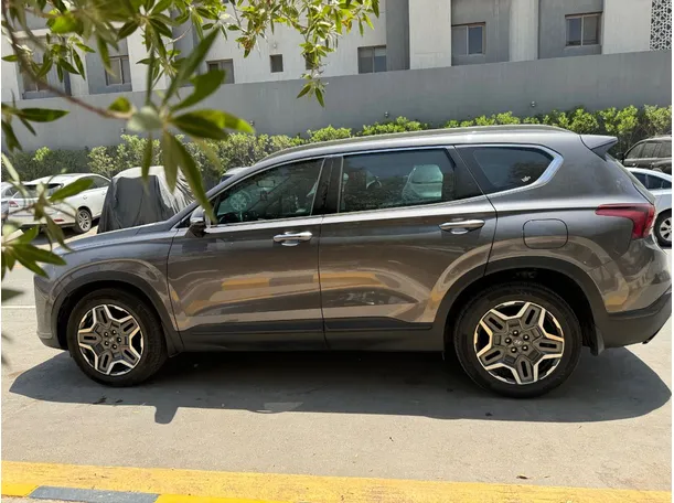 Car image 8