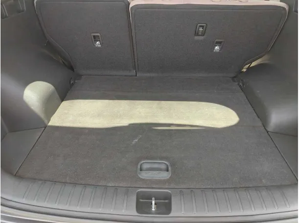 Car image 27