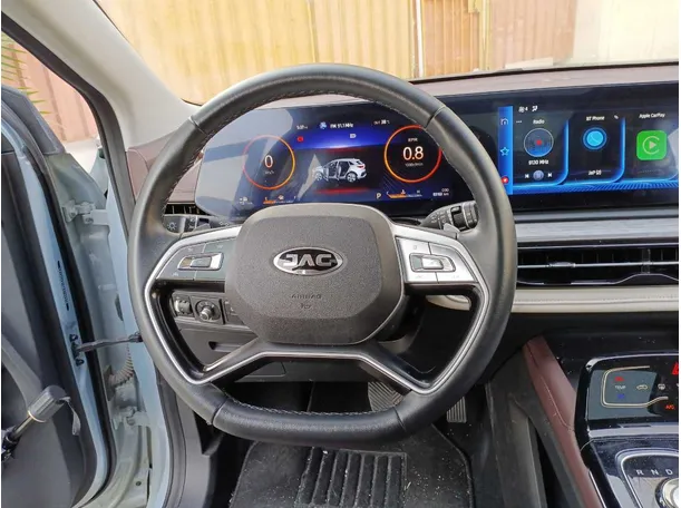 Car image 13