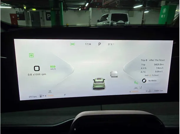 Car image 26